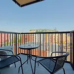 Modern Elegance With Ac By Renters *