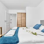 Modern Elegance With Ac By Renters * Wrocław