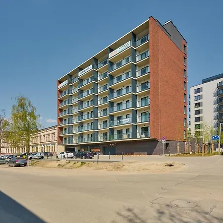 Modern Elegance With Ac By Renters Apartment *