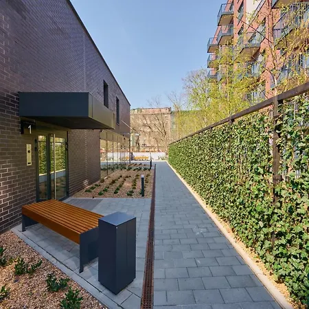 Modern Elegance With Ac By Renters Appartement